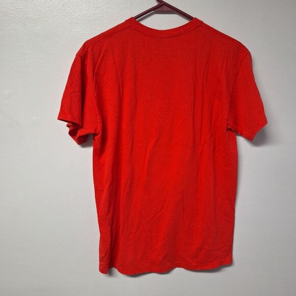 Gildan Snoopy Shirt Christmas Red Wreath Woodstock Dog Peanuts Cartoon Medium - Picture 3 of 6